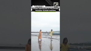 Retrait de l'eau sur les côtes de Sulawesi après un séisme