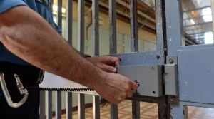 Rixe à la maison d’arrêt de Nantes : « Un véritable carnage et un déferlement de