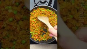 Riz savoureux aux légumes croquants