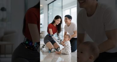 Robot humanoïde féminin aide les enfants à jouer