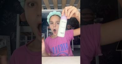 Routine de soins pour la peau d'une enfant de 10 ans