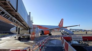 Retards d'avions : accompagnement des sociétés et durcissement des règlements pour l'indemnisation