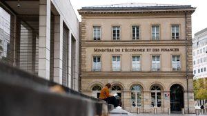 Santé : l'exécutif vise à diminuer les dépenses