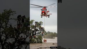Secours en hélicoptère : village sous la tempête