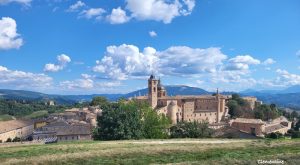Séjour linguistique à Urbino : apprenez l'italien au cœur de l'Italie