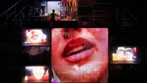 Séverine Chavrier ou l’amour en mille morceaux saignants à la Comédie de Genève - Le Temps