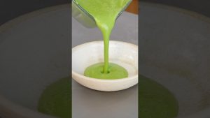 Soupe glacée de concombre au fromage frais