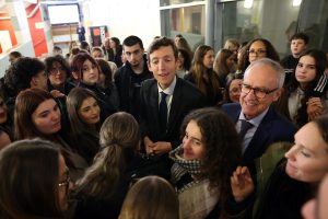« Soyez ambitieux, vous méritez de réussir » : le message du nouveau ministre de l’Éducation aux internes d’un lycée de Charente