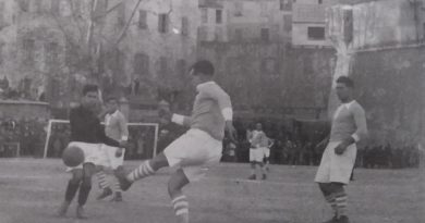 Storia: Le SC Bastia - "De la place d'arme à la D1" - ICI