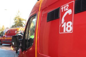 Sur un chantier près d'Étretat, un ouvrier a le mollet percé par un foret