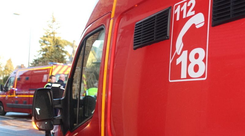 Sur un chantier près d'Étretat, un ouvrier a le mollet percé par un foret