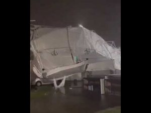 Tempête à Olavarría : rafales de 80 km/h causent des dégâts