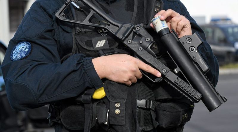 Tir de LBD dans la tête d'un lycéen lors d'une manifestation : le policier bientôt renvoyé en correctionnelle ?