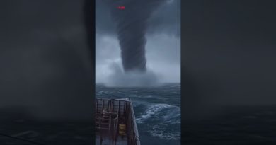 🚨 Tornade impressionnante au cœur de l'océan 🌊