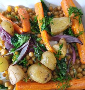 Traybake de carottes avec sauce ricotta à l'aneth : une recette savoureuse