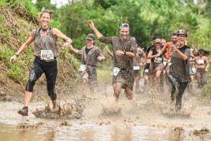Tropica’Dingue à Champ-Borne : les plus belles photos d'une course de folie