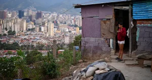 Trump annonce la fermeture totale de l'espace aérien du Venezuela, Maduro parle de menace colonialiste