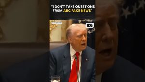 Trump qualifie ABC de fake news et évite les questions