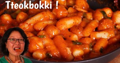 Tteokbokki : la star de la street food coréenne aux crevettes Tteokbokki : la star de la street food coréenne aux crevettes