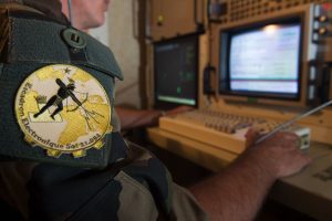 UNE NOUVELLE UNITÉ DANS LA GUERRE ÉLECTRONIQUE - Magazine Raids