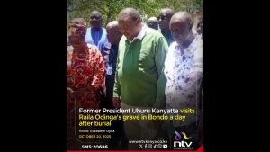 Uhuru Kenyatta rend hommage à Raila Odinga à Bondo