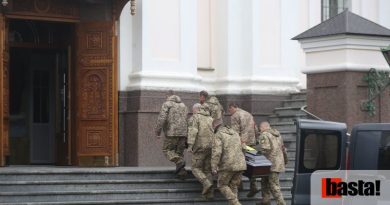 Ukraine : la Croix rouge russe forme les enfants à la guerre