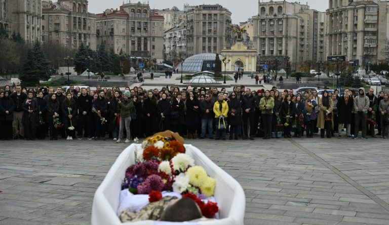 Ukraine: situation "difficile" pour le réseau électrique au lendemain de frappes russes