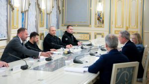 Ukrainiens, Américains et Européens en Suisse dimanche pour discuter du plan de Trump