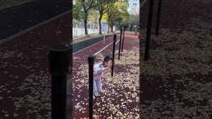 Un an de gymnastique : premier passage en arrière réussi !