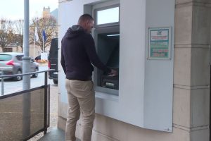 Un élu de l’Indre menacé de poursuites après son coup de colère contre le Crédit Agricole qui va fermer 4 agences dans le département