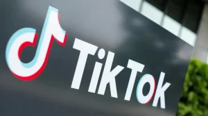 Un influenceur masculiniste français visé par une enquête pour apologie de viol sur TikTok