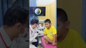 Un insecte retiré de l'oreille d'un enfant : vue endoscopique