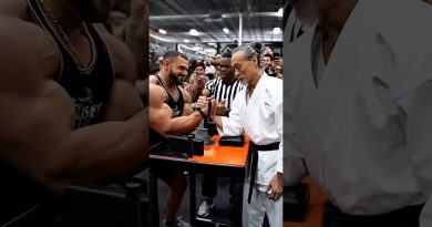 Un maître en karaté défie et bat un culturiste