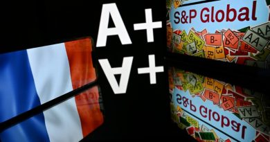 Un mois après avoir abaissé la note française, S&P s'abstient d'une nouvelle décision