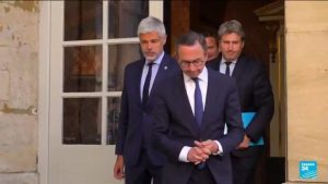Un nouveau gouvernement prend les rênes en France
