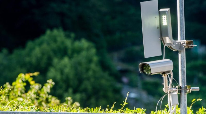 Un policier potentiellement impliqué dans la série d’attaques contre des radars au Tessin | RTS