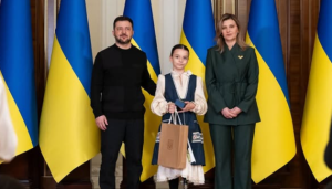 Une jeune gymnaste ukrainienne qui a perdu une jambe dans un bombardement russe reçoit la distinction « Avenir de l’Ukraine »