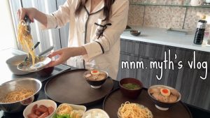 Une journée dans la vie d'une femme au foyer : de 6h à l'assiette