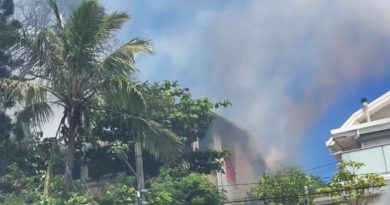 Une maison abandonnée en feu au Mont-Vénus