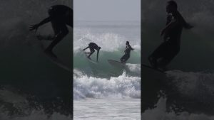 Une planche de surf a réagi ainsi après une chute 😳