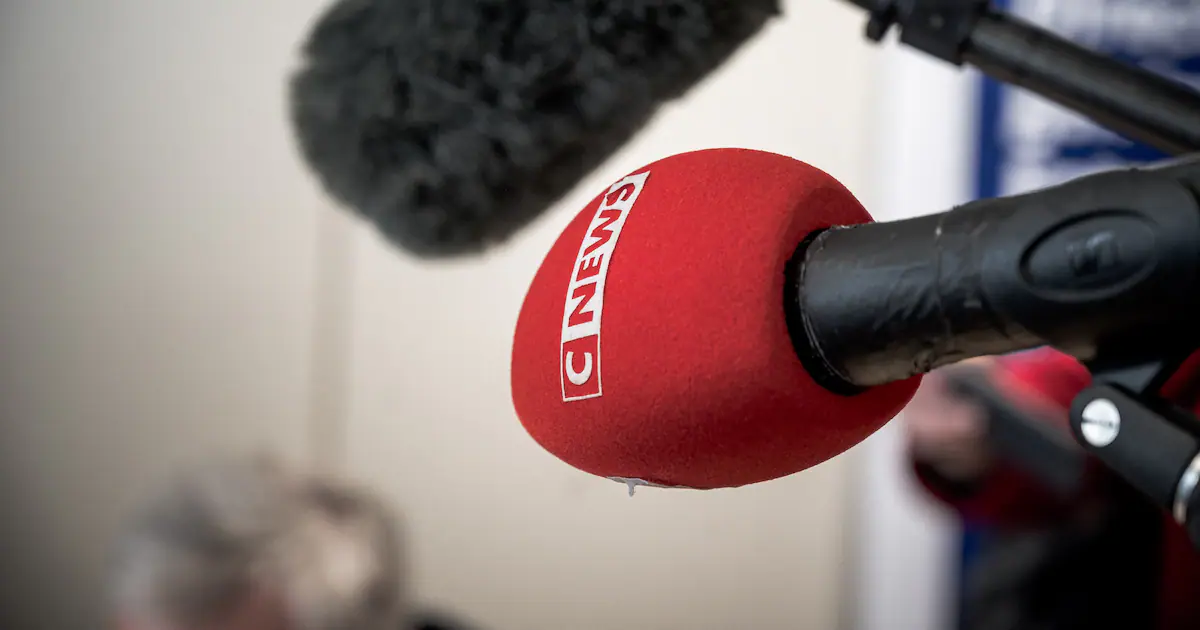 Complément d'enquête sur CNews : RSF a-t-il surestimé la surreprésentation de l'extrême droite ?