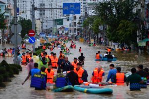 [VIDÉO] Au Vietnam, le bilan des inondations grimpe à 55 morts