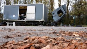 VIDÉO. « Un vrai dépotoir ! » : des cimetières de camions dans les zones industrielles d’Île-de-France