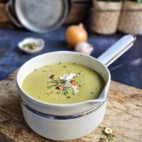 Velouté de courgettes aux épices douces et fromage frais