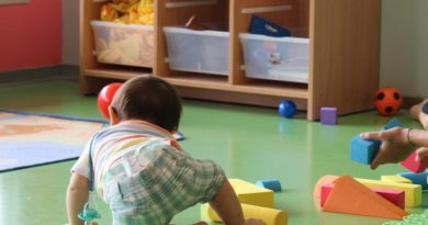 Vers une réglementation commune pour tous les établissements accueillant des mineurs ?