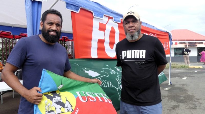 Visite de Naïma Moutchou : "Les conditions de détention riment avec nos conditions de travail", clament les agents du Camp-Est