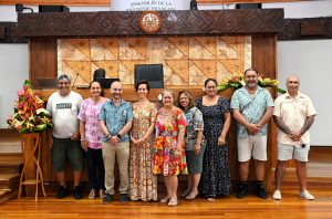 Visite guidée d'adhérents de A Tia I Mua à l’Assemblée de la Polynésie française