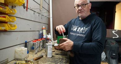 Mobilisation citoyenne pour préserver le dernier cordonnier du Médoc