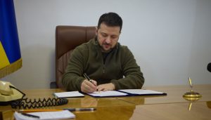 Zelensky frappe les hauts responsables russes et les propagandistes pro-guerre par de nouvelles sanctions