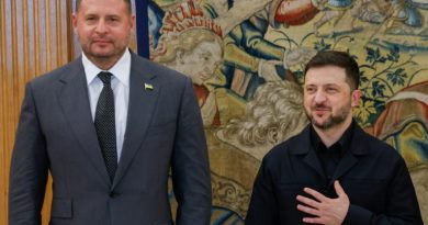Zelensky limoge son bras droit après des perquisitions anticorruption